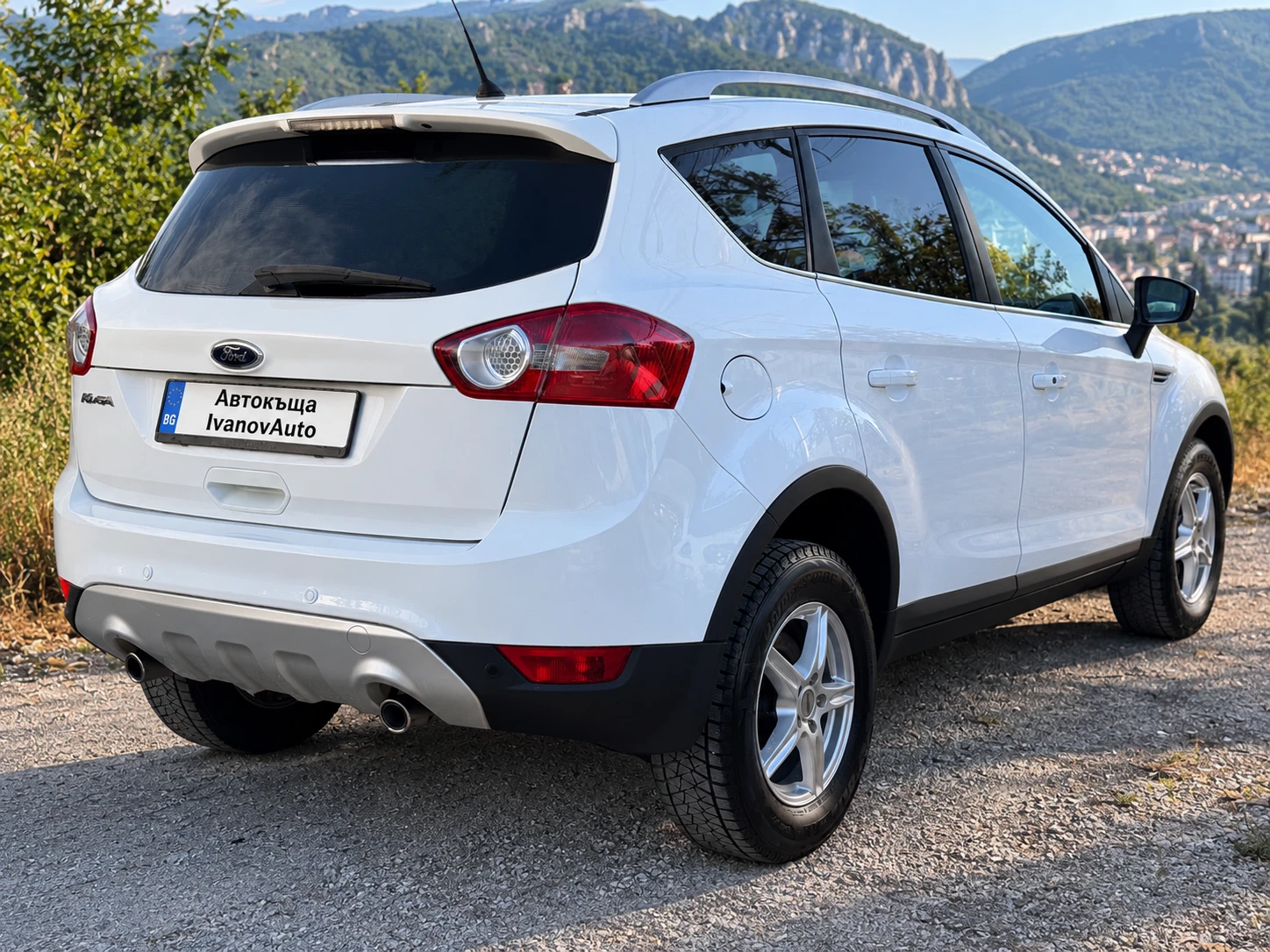 Ford Kuga 2.0TDCI* Titanium* 4x4* KeyLess, снимка 4 - Автомобили и джипове - 56315733