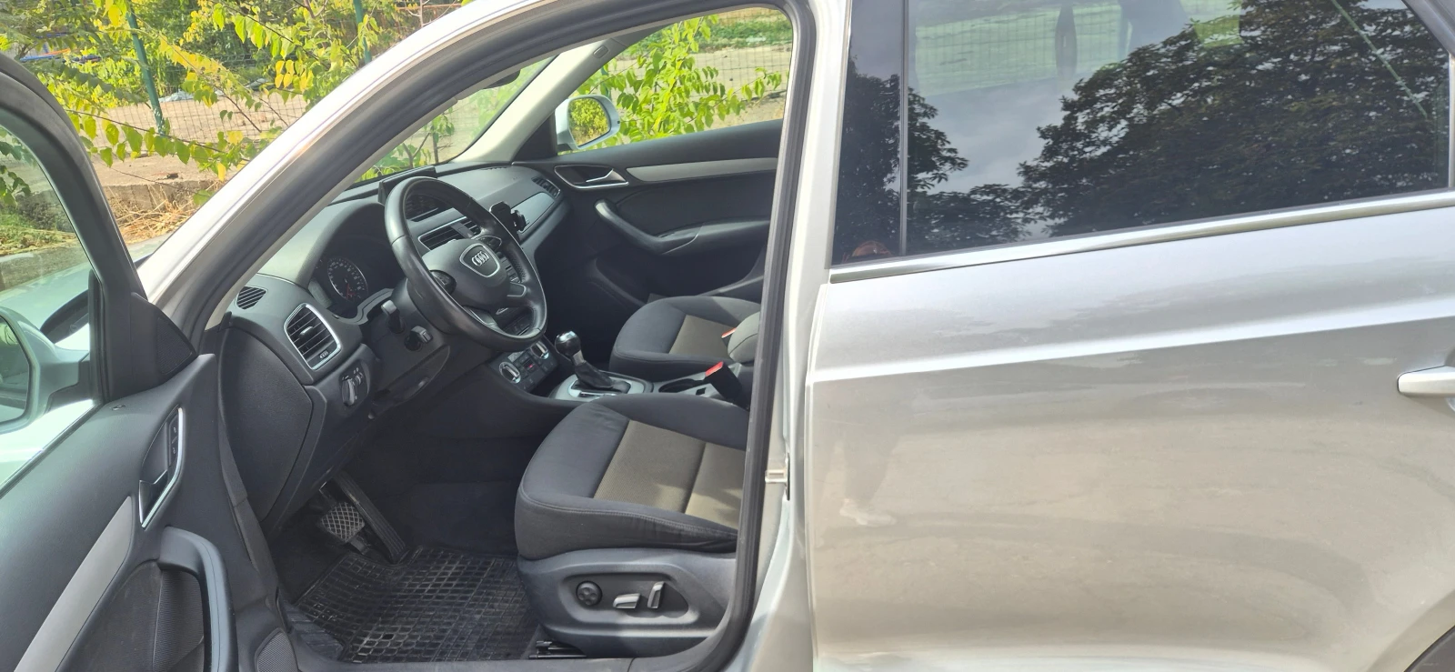 Audi Q3 2.0 TDI, снимка 11 - Автомобили и джипове - 56530992