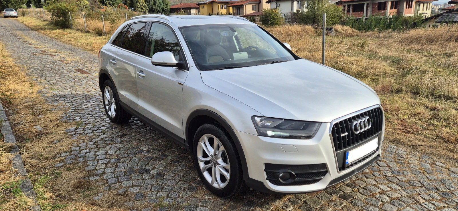 Audi Q3 2.0 TDI, снимка 8 - Автомобили и джипове - 56530992