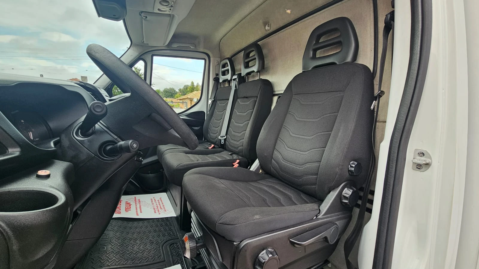 Iveco Daily 35s15 2.3D 6SP CH-П.БОРД-СОБСТВЕН ХОД-КЛИМАТРОНИК, снимка 8 - Бусове и автобуси - 55395539