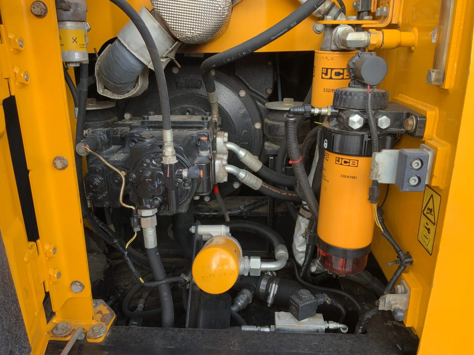 Багер JCB JS145 LC Plus, снимка 3 - Индустриална техника - 56575380