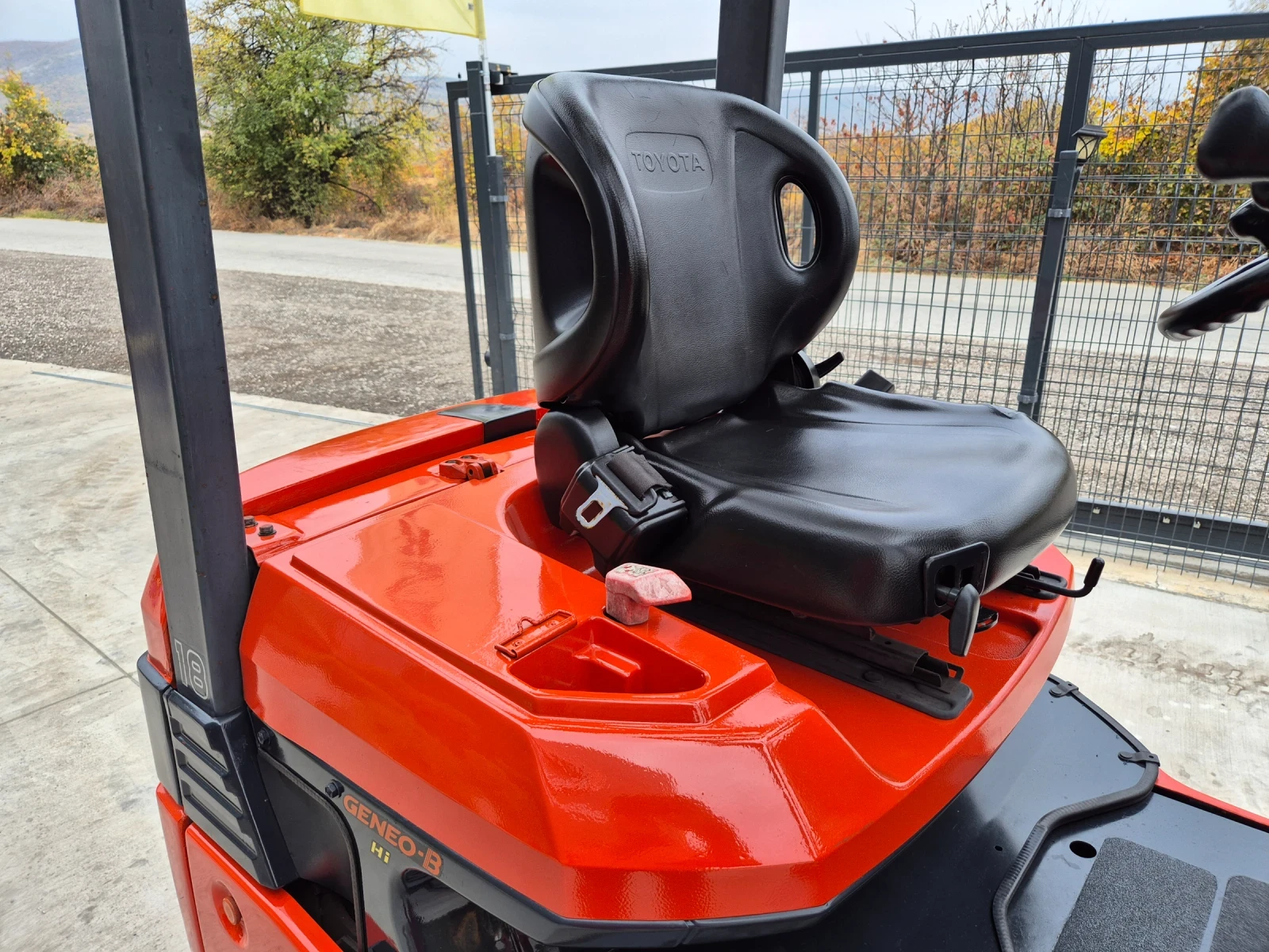  Toyota *  * *  *  | Mobile.bg   13