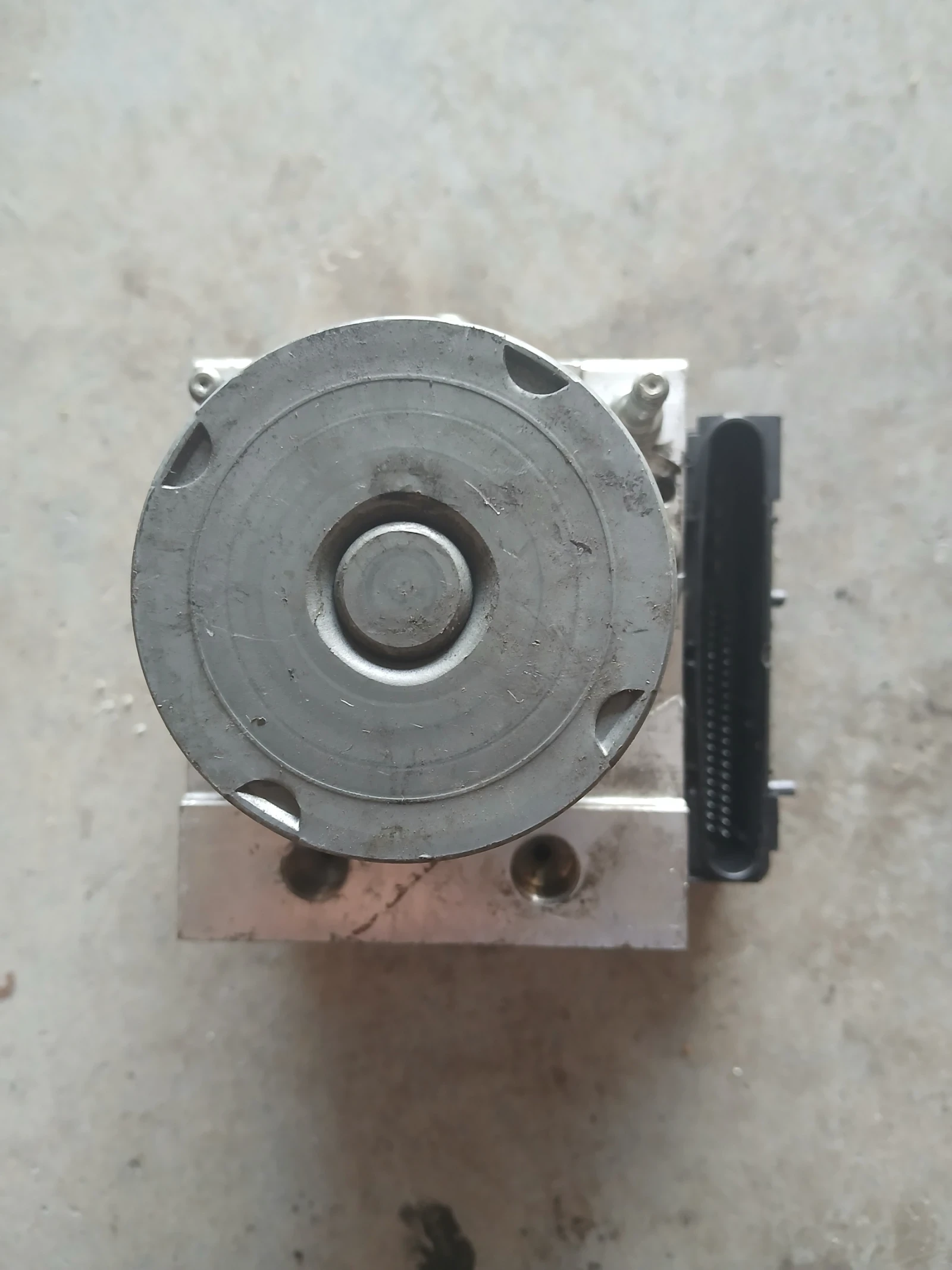 0 265 950 711 ABS помпа Alfa Romeo GT, снимка 2 - Части - 54954945