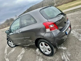     Toyota Yaris 1.3* KEYLESS GO* KLIMATRONIK* REALNI KM* 6 SPEED* 