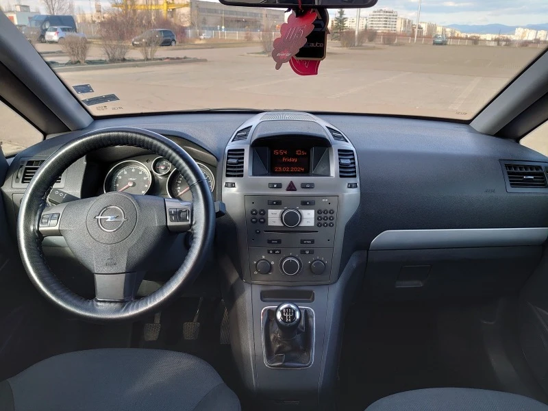 Opel Zafira 1.6 МЕТАН, снимка 11 - Автомобили и джипове - 46176384