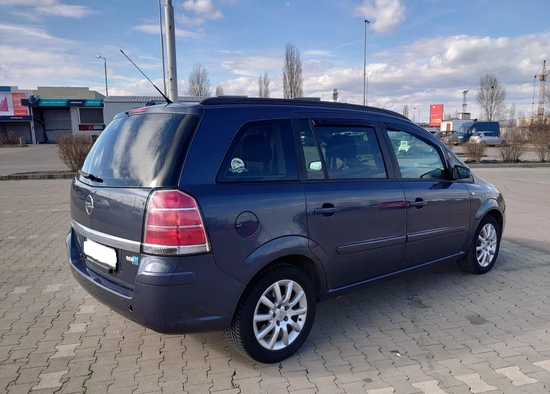 Opel Zafira 1.6 МЕТАН, снимка 7 - Автомобили и джипове - 46176384