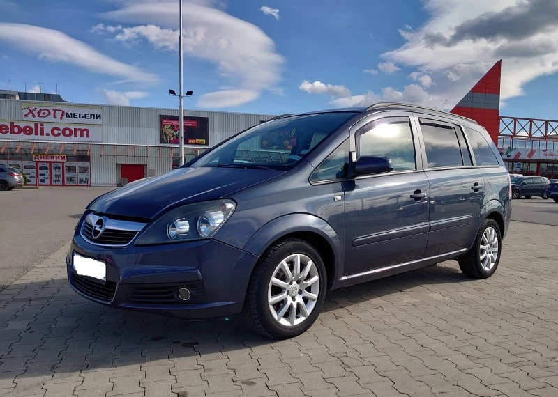 Opel Zafira 1.6 МЕТАН, снимка 1 - Автомобили и джипове - 46176384