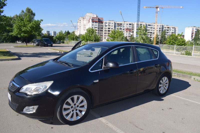 Opel Astra, снимка 1 - Автомобили и джипове - 46262121