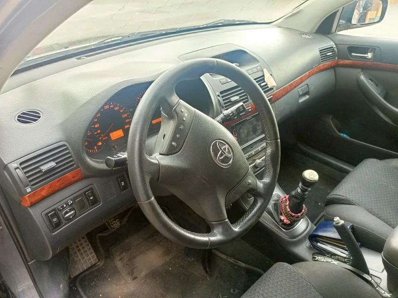 Toyota Avensis, снимка 1 - Автомобили и джипове - 49468944