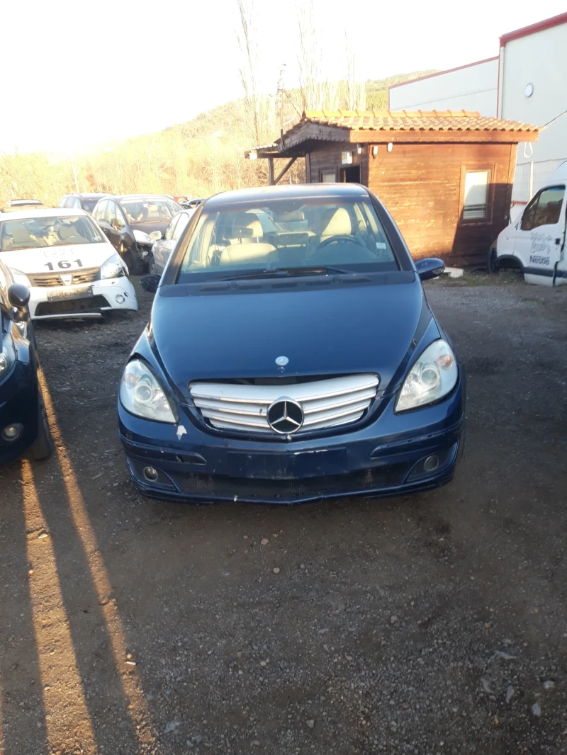 Mercedes-Benz B 180 Mercedes Benz B180 НА ЧАСТИ , снимка 1 - Автомобили и джипове - 49587650