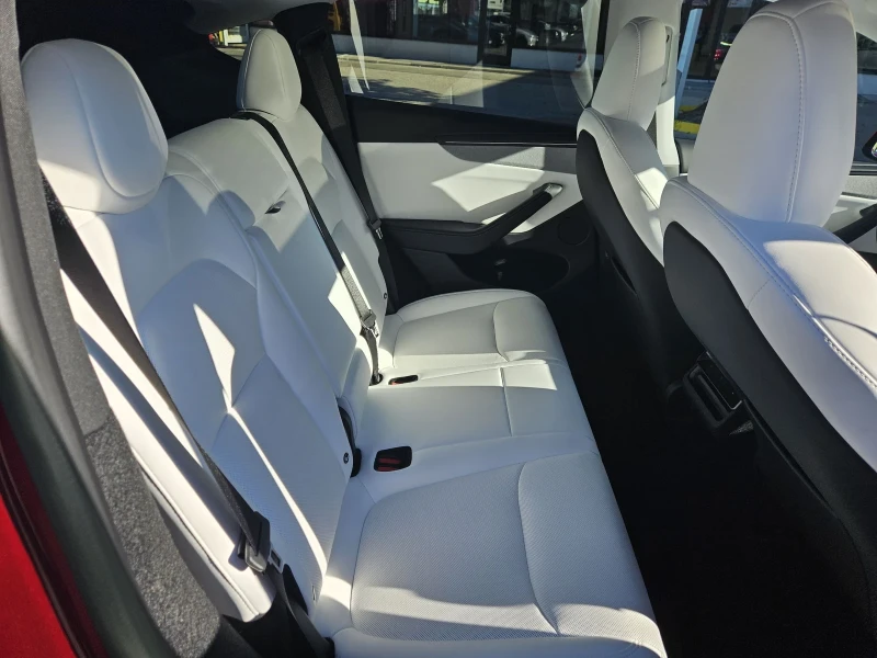 Tesla Model Y Long Range All Wheel Drive NEW LG BATTERY 83kw, снимка 9 - Автомобили и джипове - 51782482