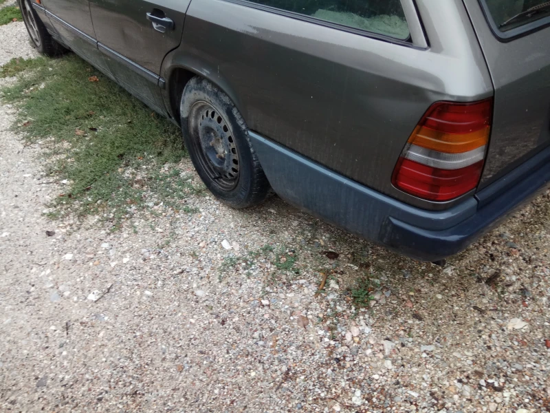 Mercedes-Benz 124 250 D, снимка 2 - Автомобили и джипове - 52486364