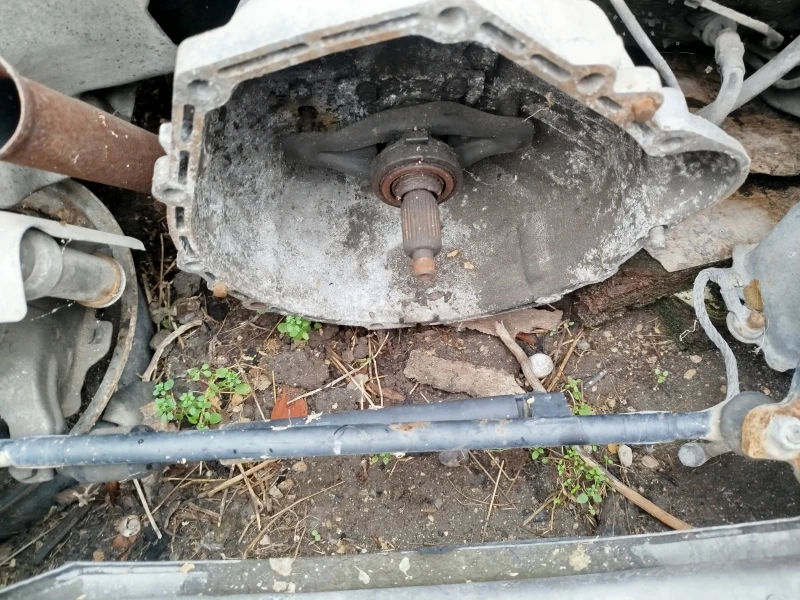 Mercedes-Benz 124 250 D, снимка 4 - Автомобили и джипове - 52486364