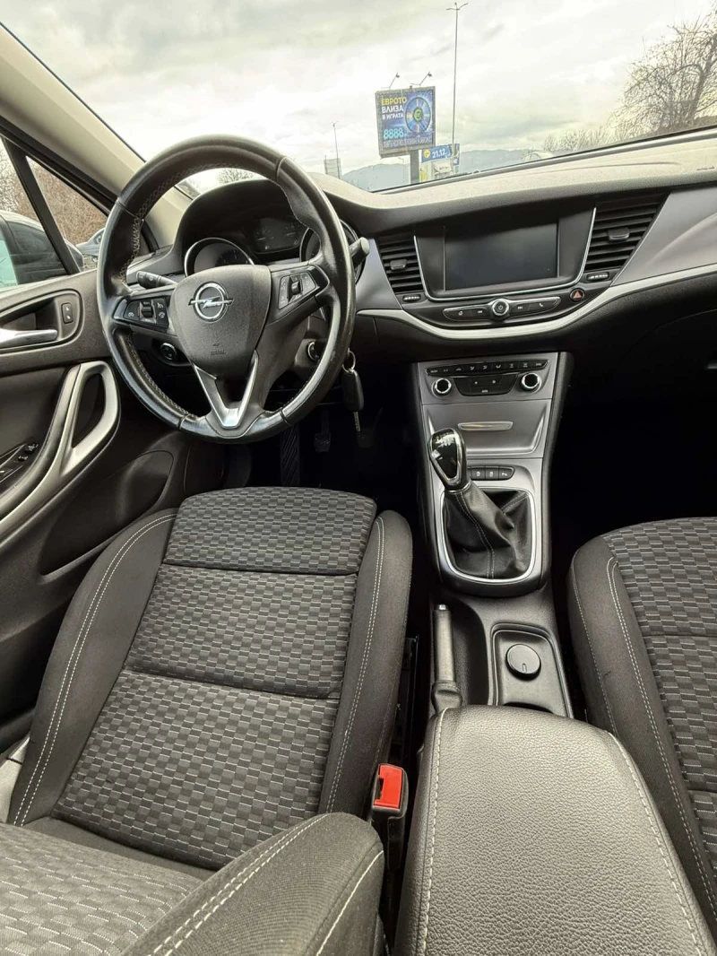 Opel Astra 1.6 CDTi, снимка 10 - Автомобили и джипове - 52727272
