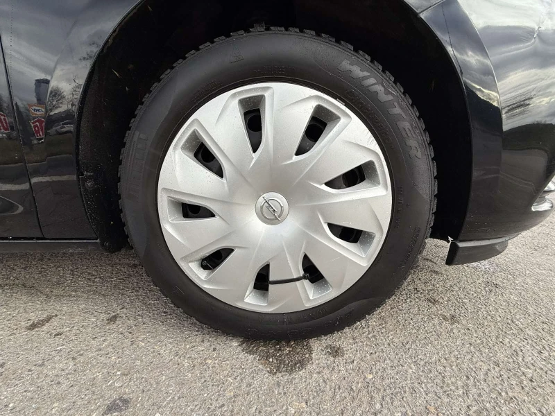 Opel Astra 1.6 CDTi, снимка 11 - Автомобили и джипове - 52727272