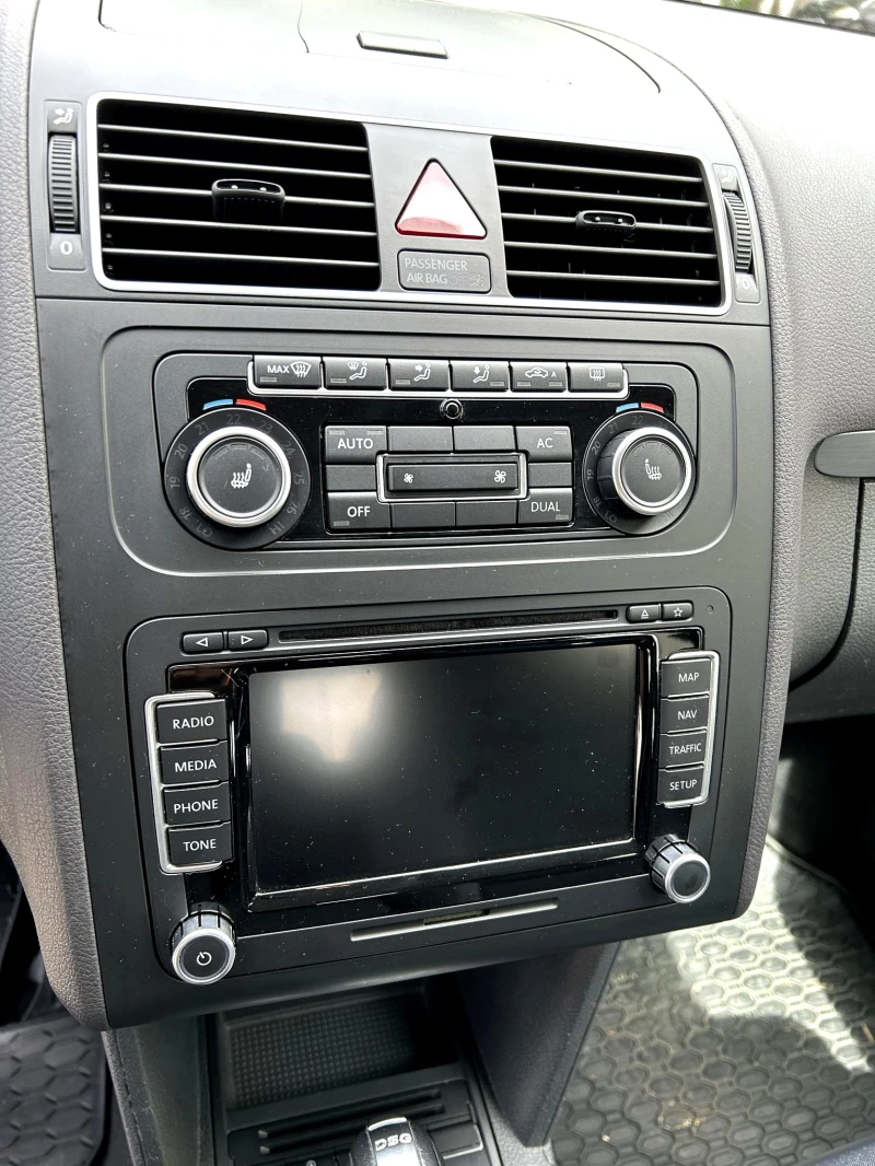 VW Touran 1.6 TDI 105 к.с. 2012 г. (DSG 7), снимка 8 - Автомобили и джипове - 53391605