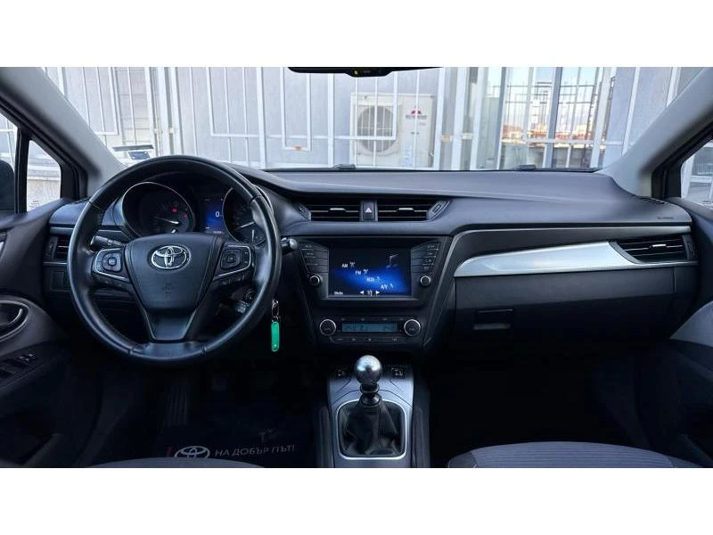 Toyota Avensis 2.0 Diesel Executive, снимка 8 - Автомобили и джипове - 49094363