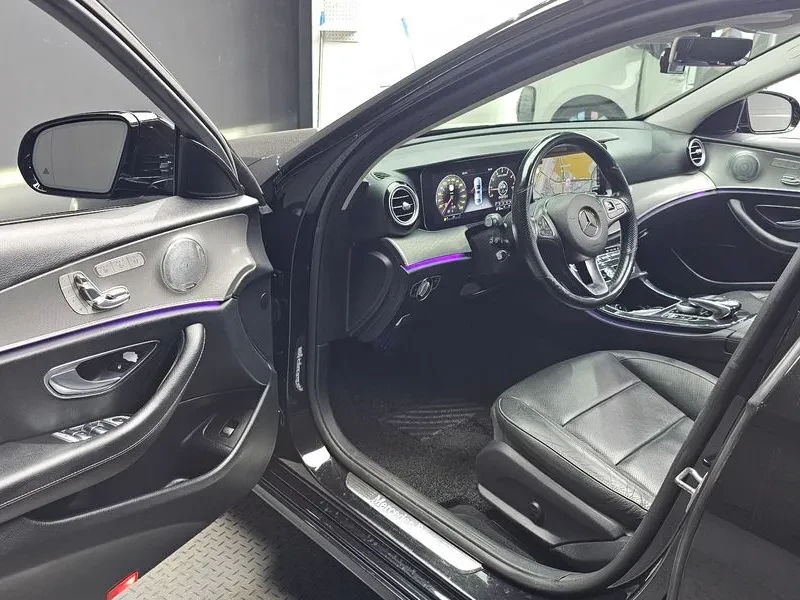 Mercedes-Benz E 300 Avantgarde, снимка 10 - Автомобили и джипове - 56018228