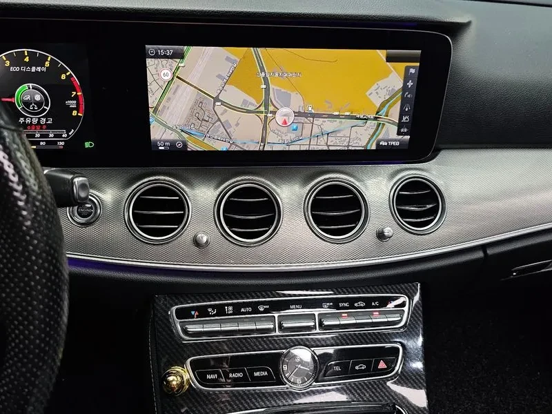 Mercedes-Benz E 300 Avantgarde, снимка 13 - Автомобили и джипове - 56018228