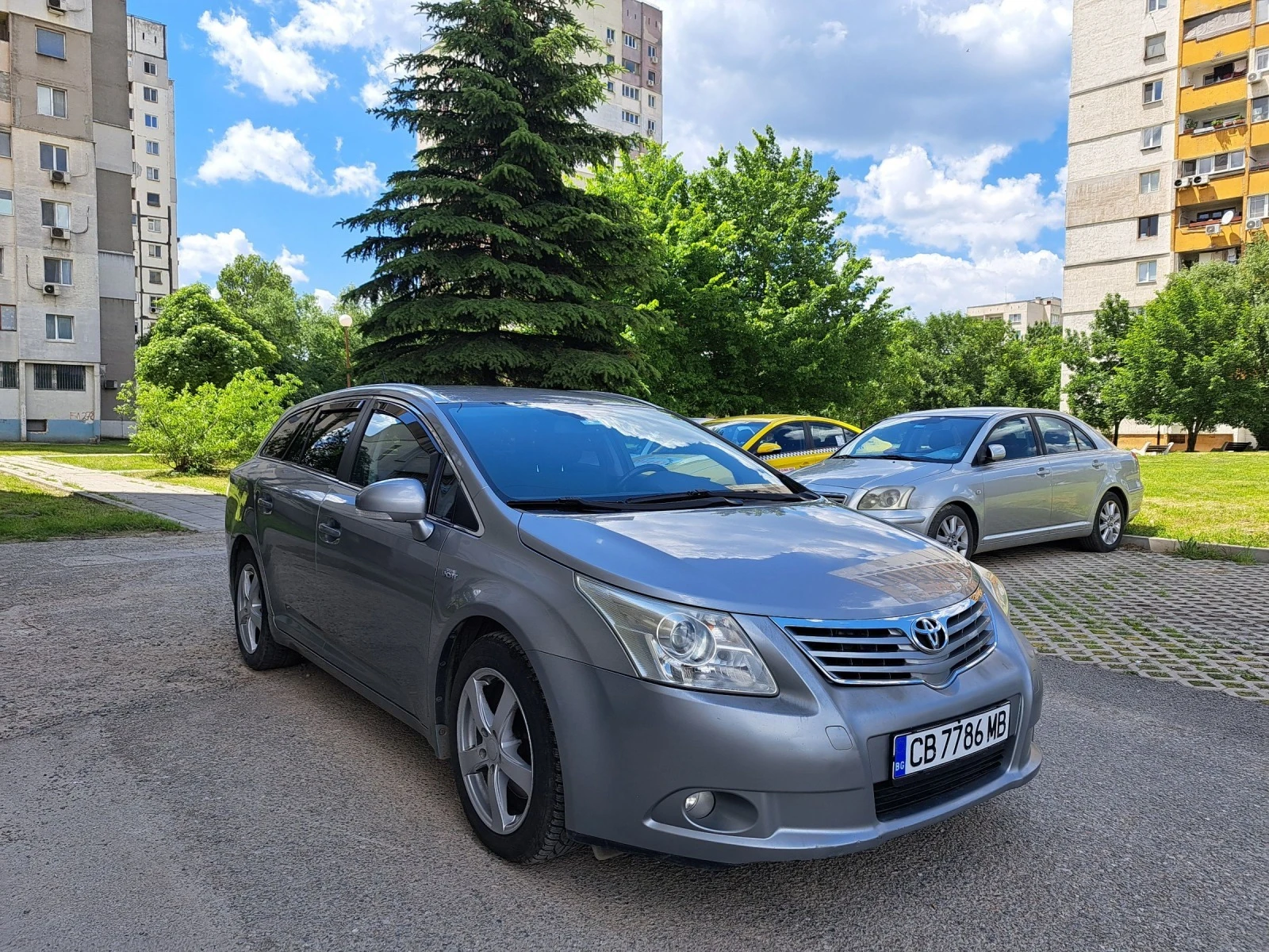 Toyota Avensis 2.2D Автоматик * Лизинг * Бартер - изображение 5