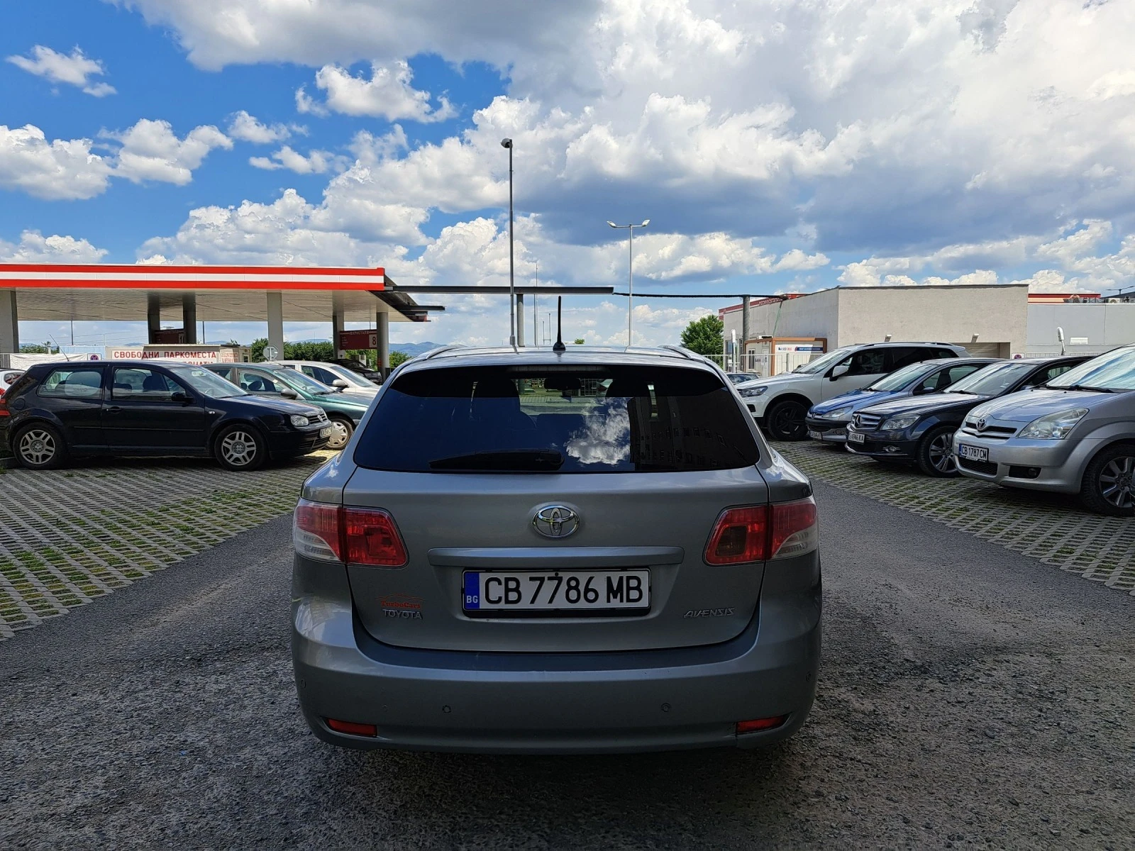 Toyota Avensis 2.2D Автоматик * Лизинг * Бартер - изображение 3