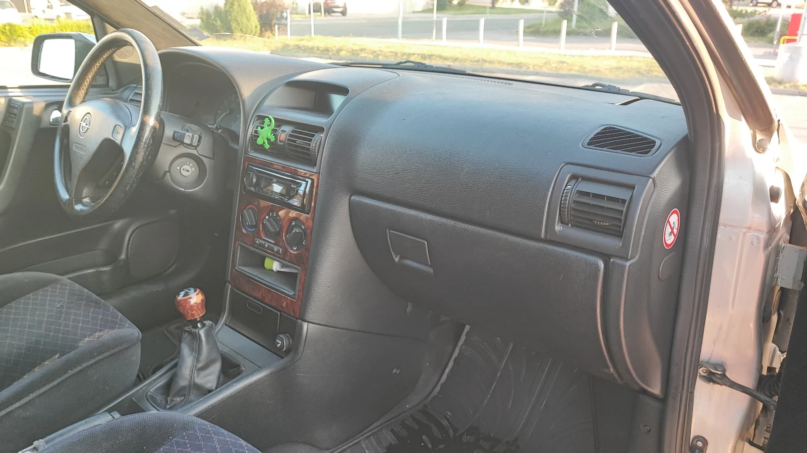 Opel Astra 1.6 - изображение 5