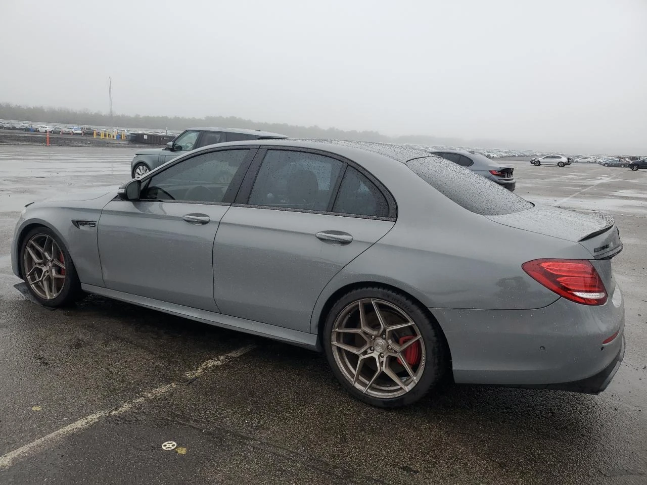 Mercedes-Benz E 63 AMG S* 4MATIC* ФУЛ ЕКСТРИ* АВТО КРЕДИТ - изображение 4