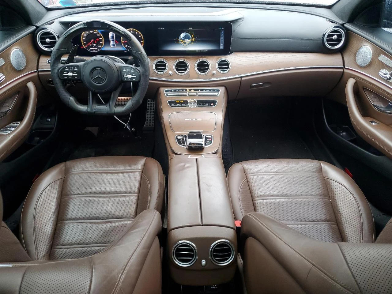 Mercedes-Benz E 63 AMG S* 4MATIC* ФУЛ ЕКСТРИ* АВТО КРЕДИТ - изображение 8