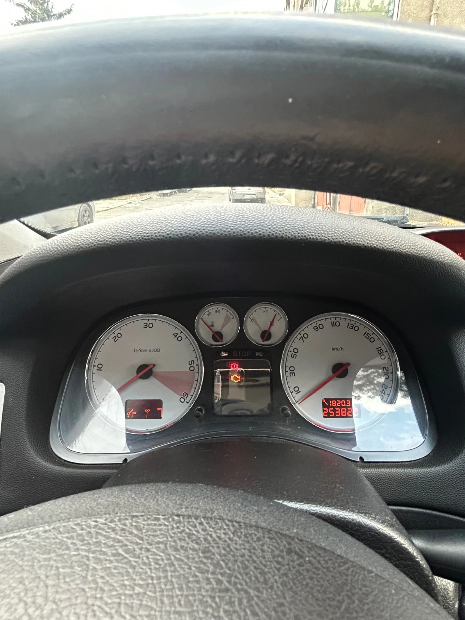 Peugeot 307 1.6hdi 90ks - изображение 4