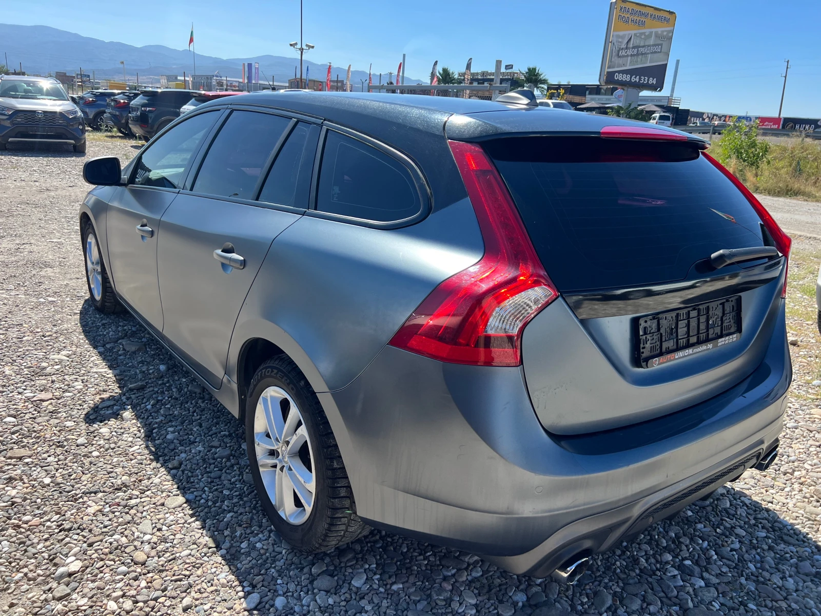 Volvo V60 2.0 D R DESIGN - изображение 7