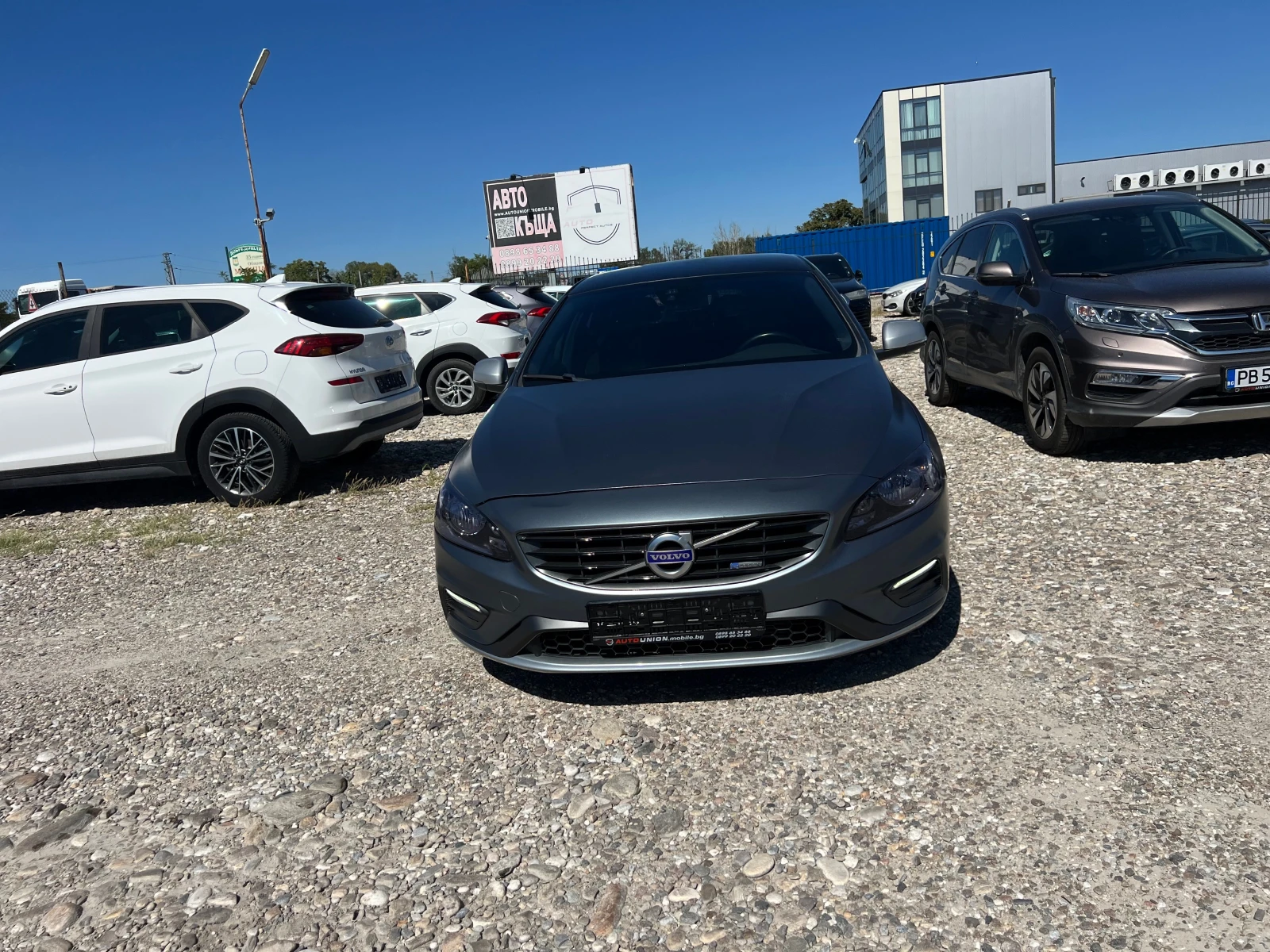 Volvo V60 2.0 D R DESIGN - изображение 2