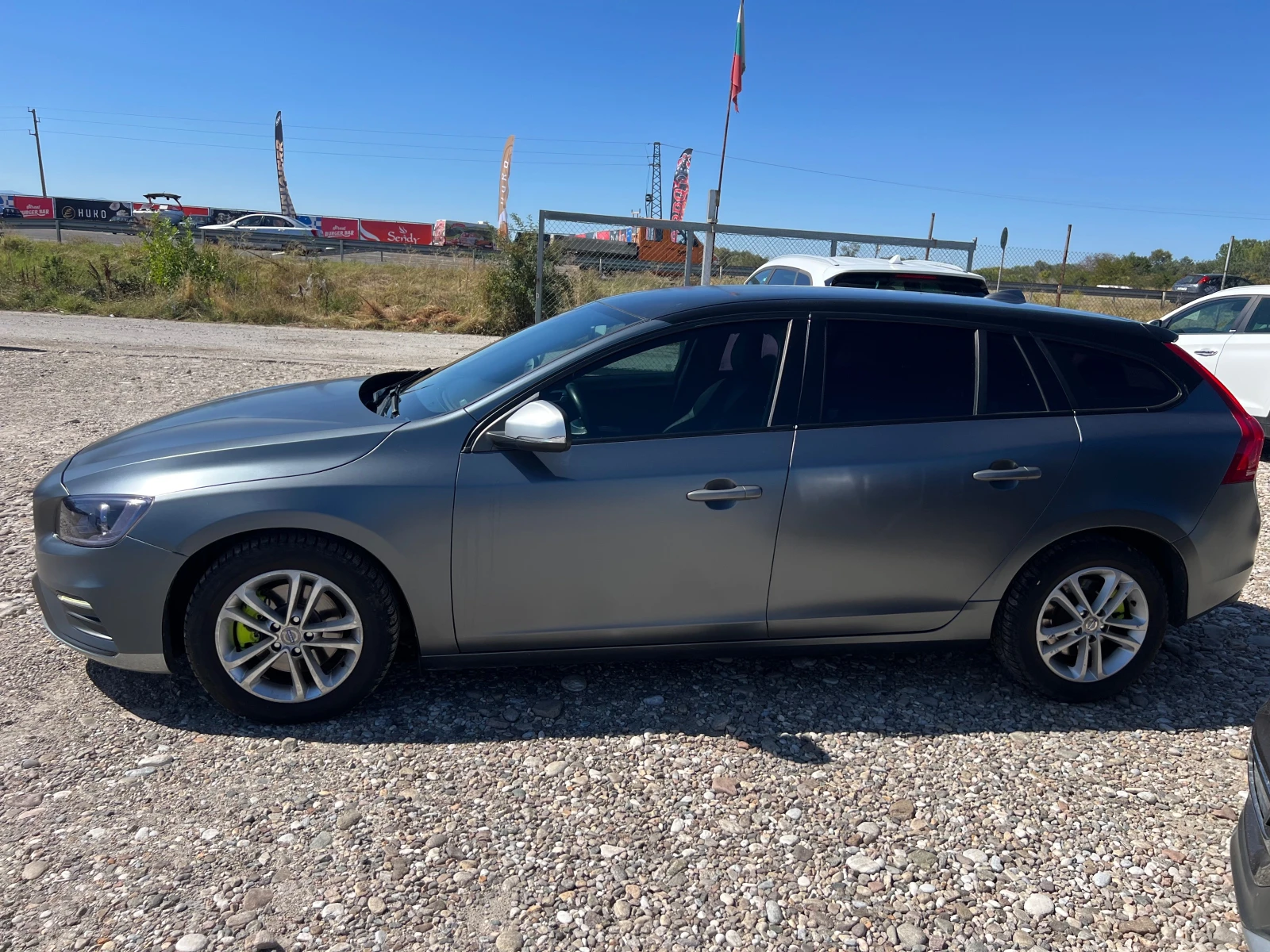 Volvo V60 2.0 D R DESIGN - изображение 8