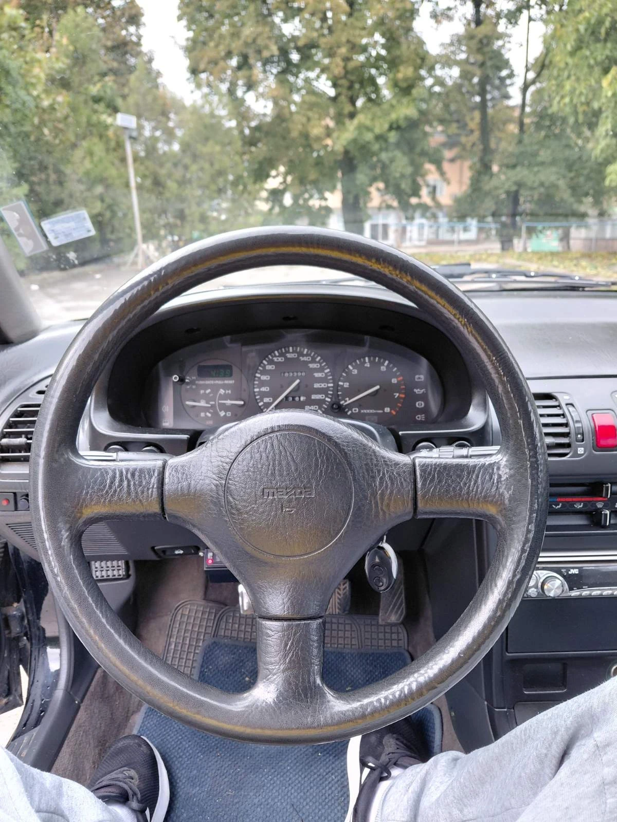 Mazda 323  - изображение 7