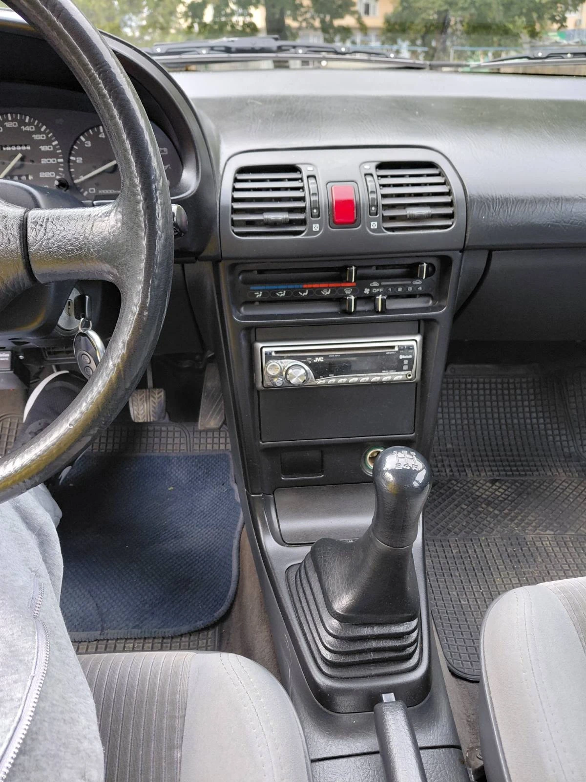 Mazda 323  - изображение 4
