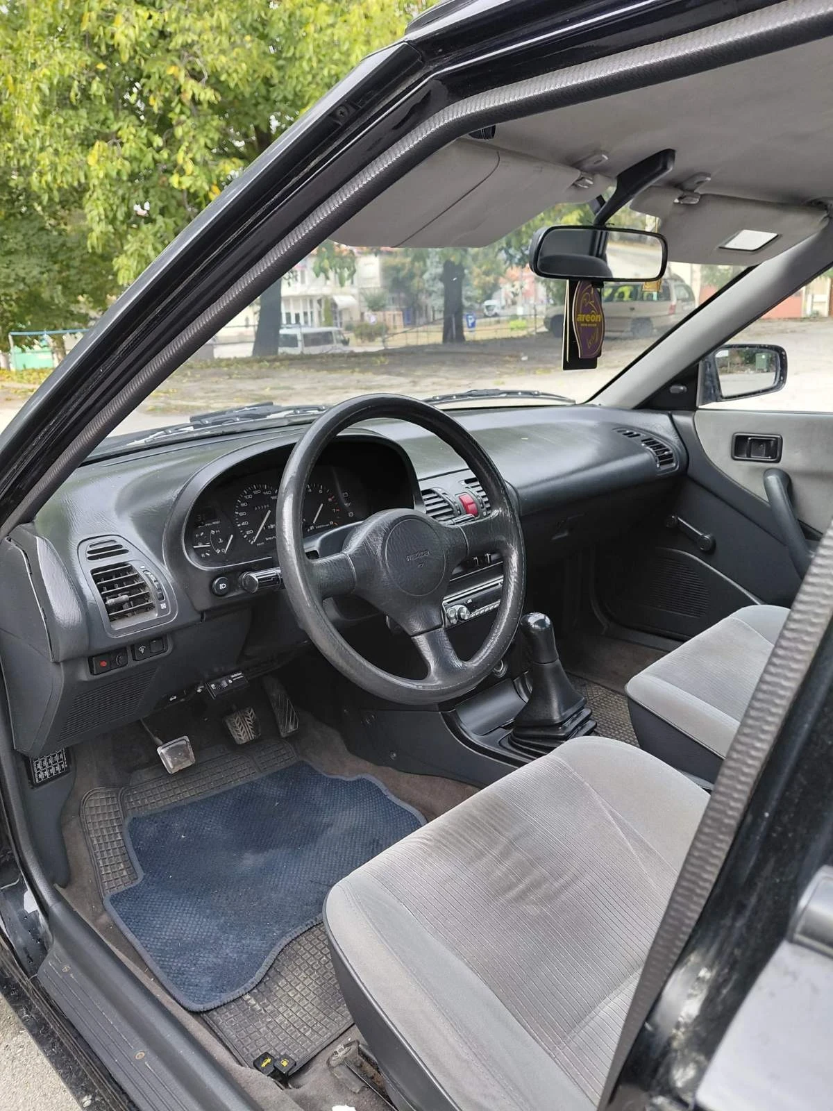 Mazda 323  - изображение 6