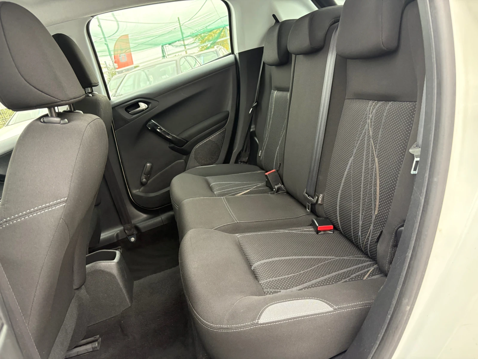 Peugeot 208 1 0 i - 128000км. - изображение 9