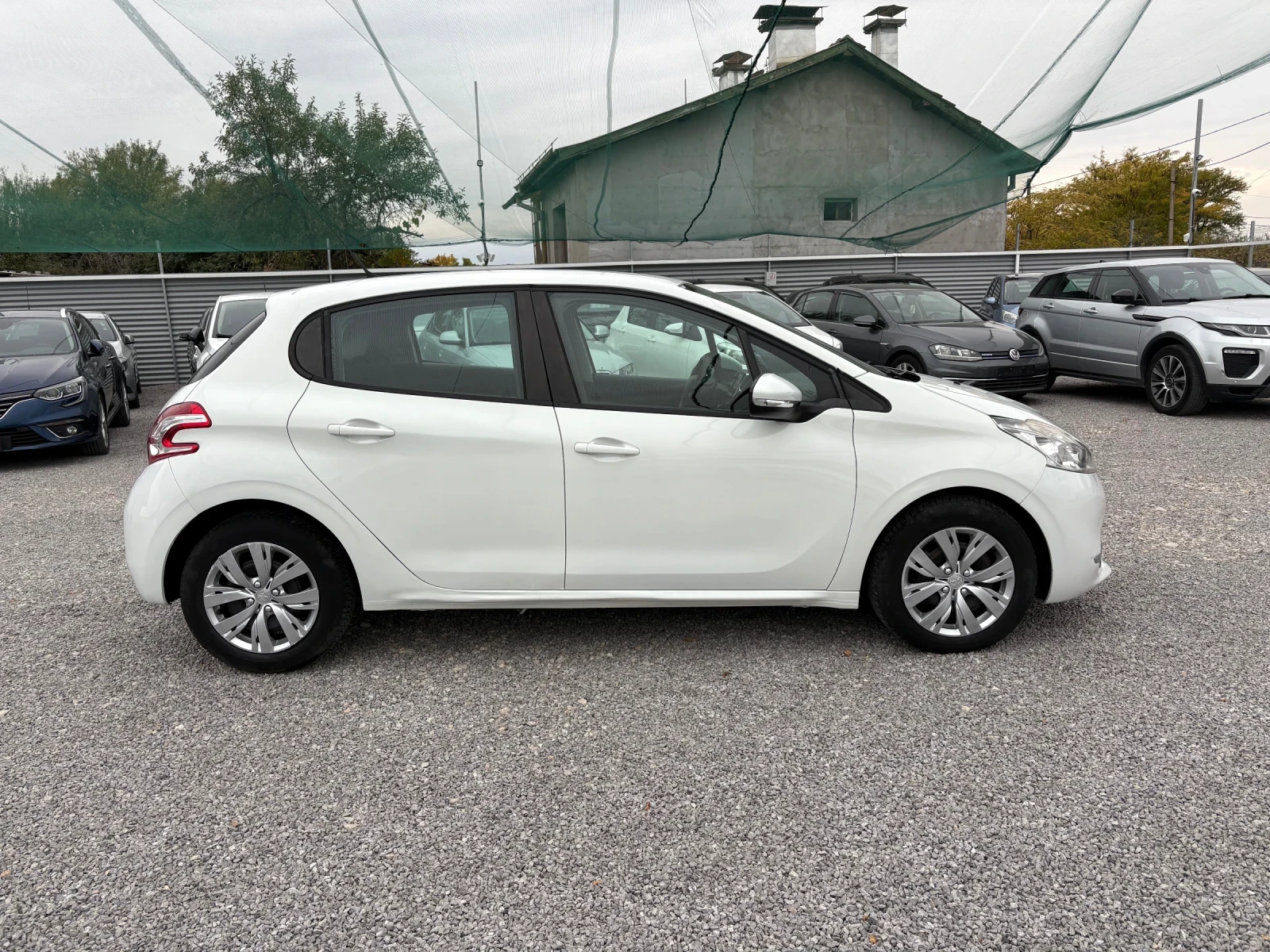 Peugeot 208 1 0 i - 128000км. - изображение 5
