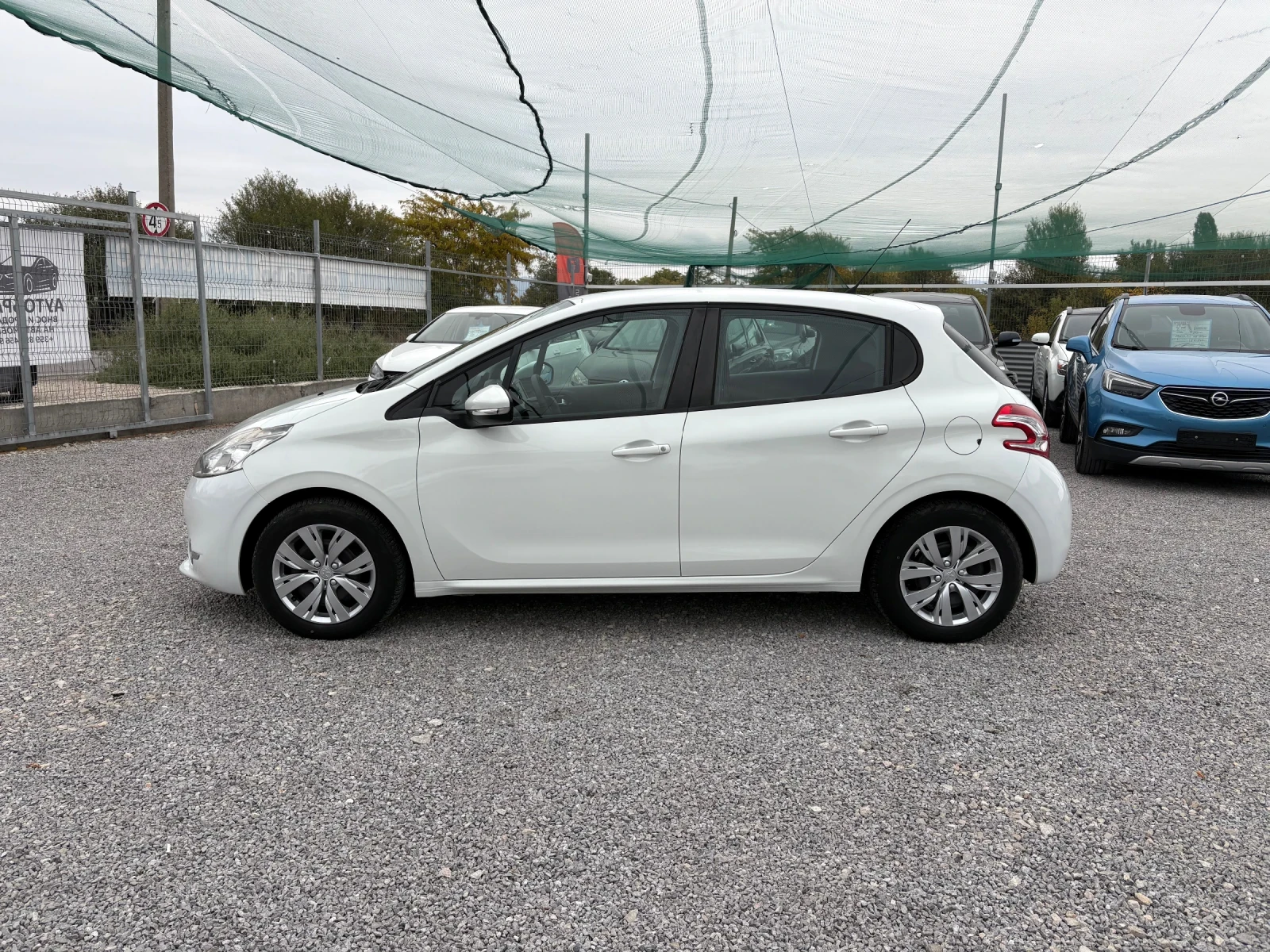 Peugeot 208 1 0 i - 128000км. - изображение 4