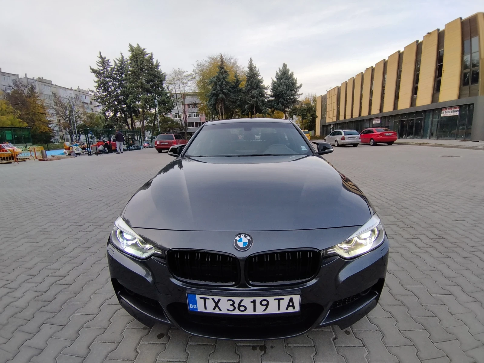BMW 330 3.0D xDrive M-packet - изображение 2