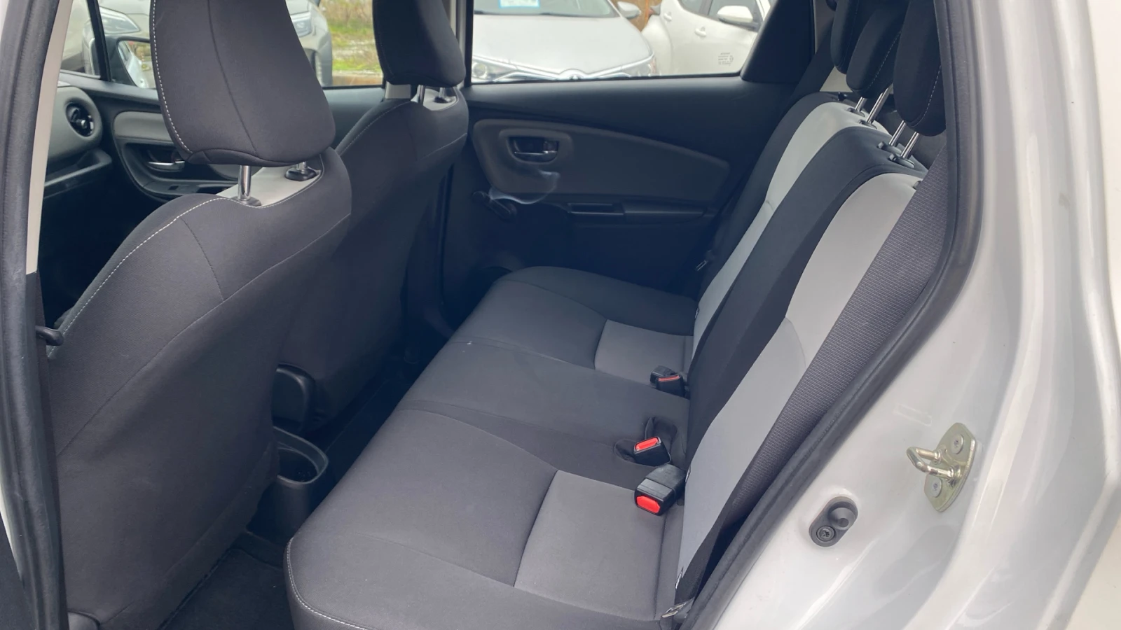 Toyota Yaris 1.5H | Mobile.bg   13