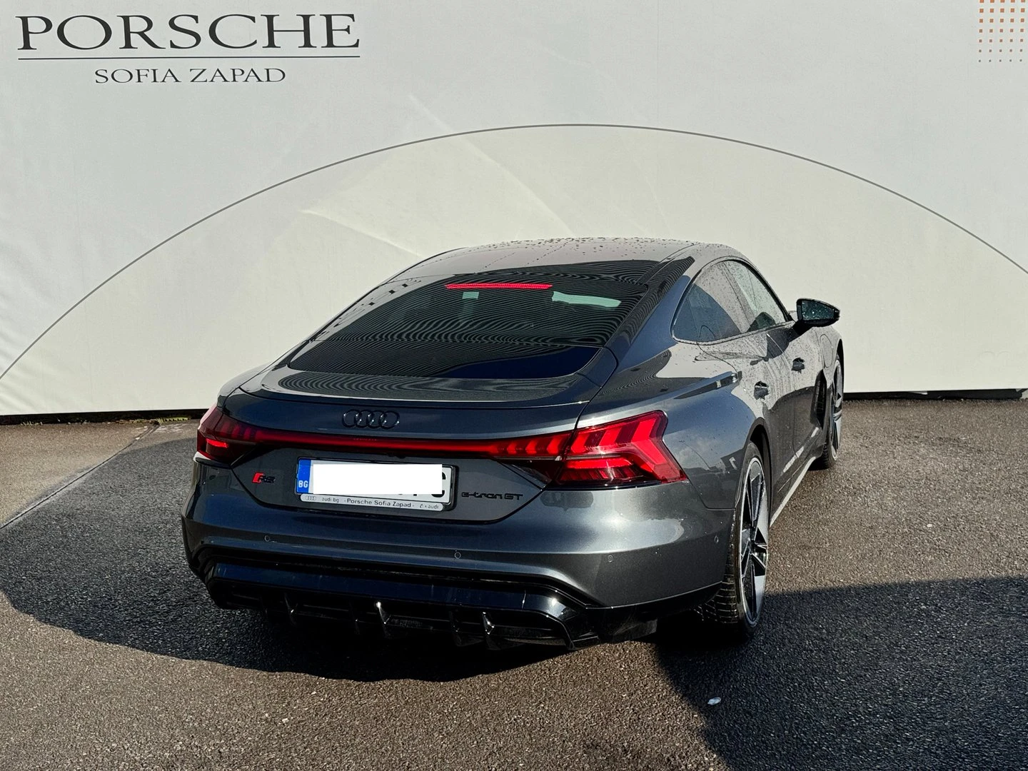 Audi E-Tron quattro - изображение 4