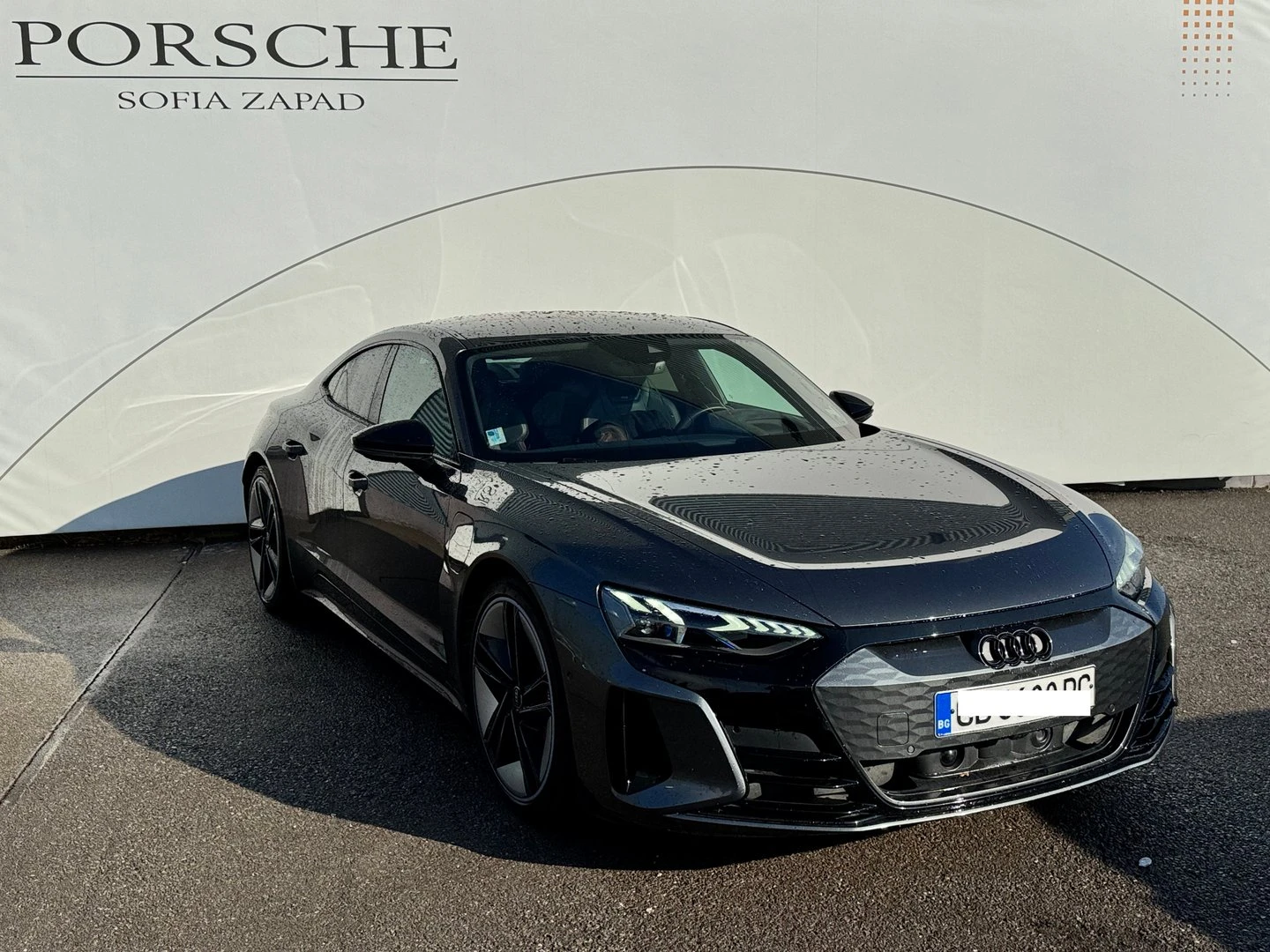 Audi E-Tron quattro - изображение 2