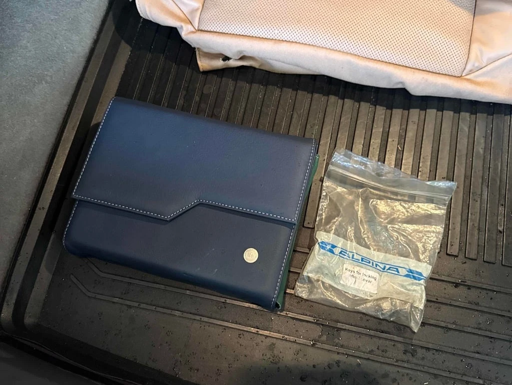 BMW 750  ALPINA B7 xDrive * CARFAX ФИНАНСИРАНЕ  - изображение 10