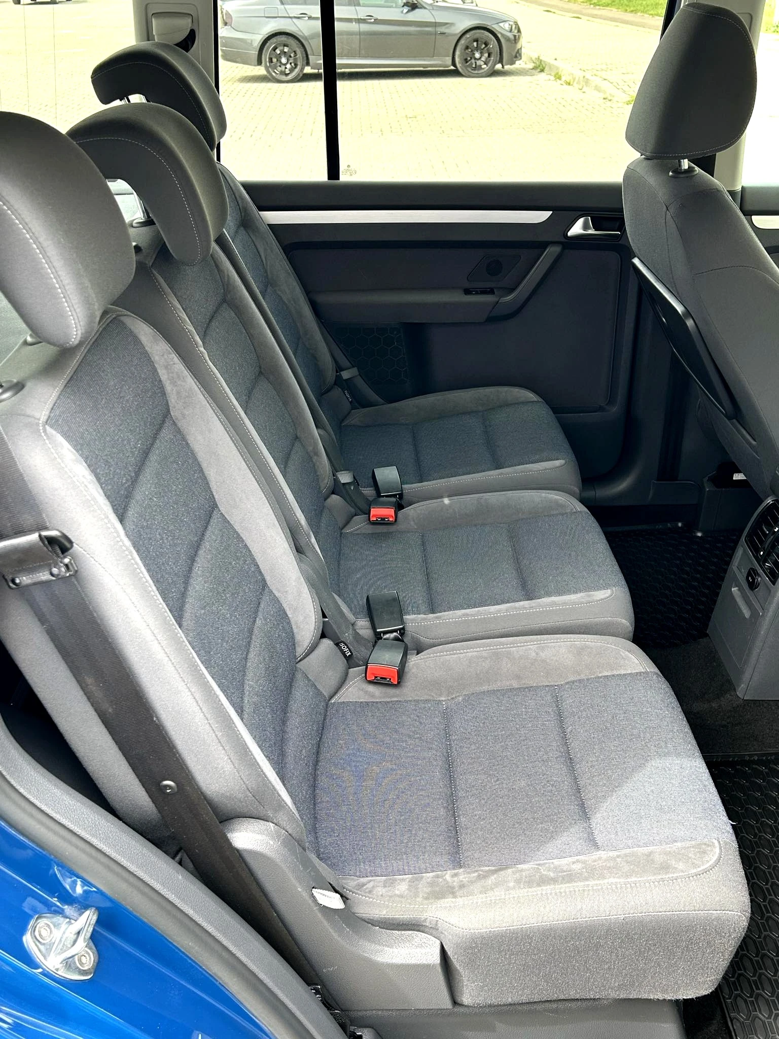 VW Touran 1.6 TDI 105 �.�. 2012 �. (DSG 7) | Mobile.bg � ����������� 11