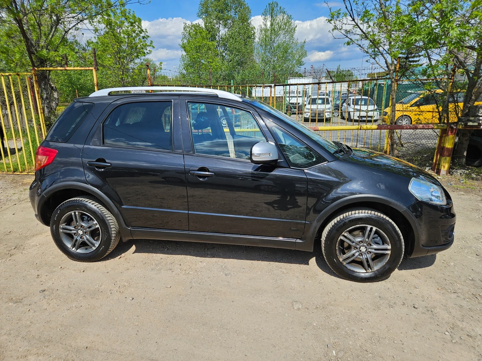 Suzuki SX4 4X4 2015 година ВСИЧКИ ЕКСТРИ, снимка 5 - Автомобили и джипове - 53925300