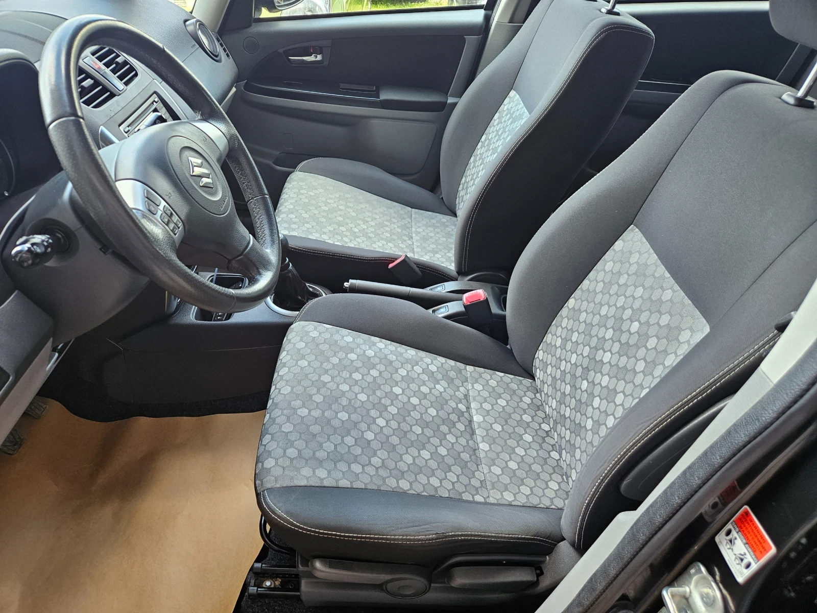 Suzuki SX4 4X4 2015 година ВСИЧКИ ЕКСТРИ, снимка 15 - Автомобили и джипове - 53925300