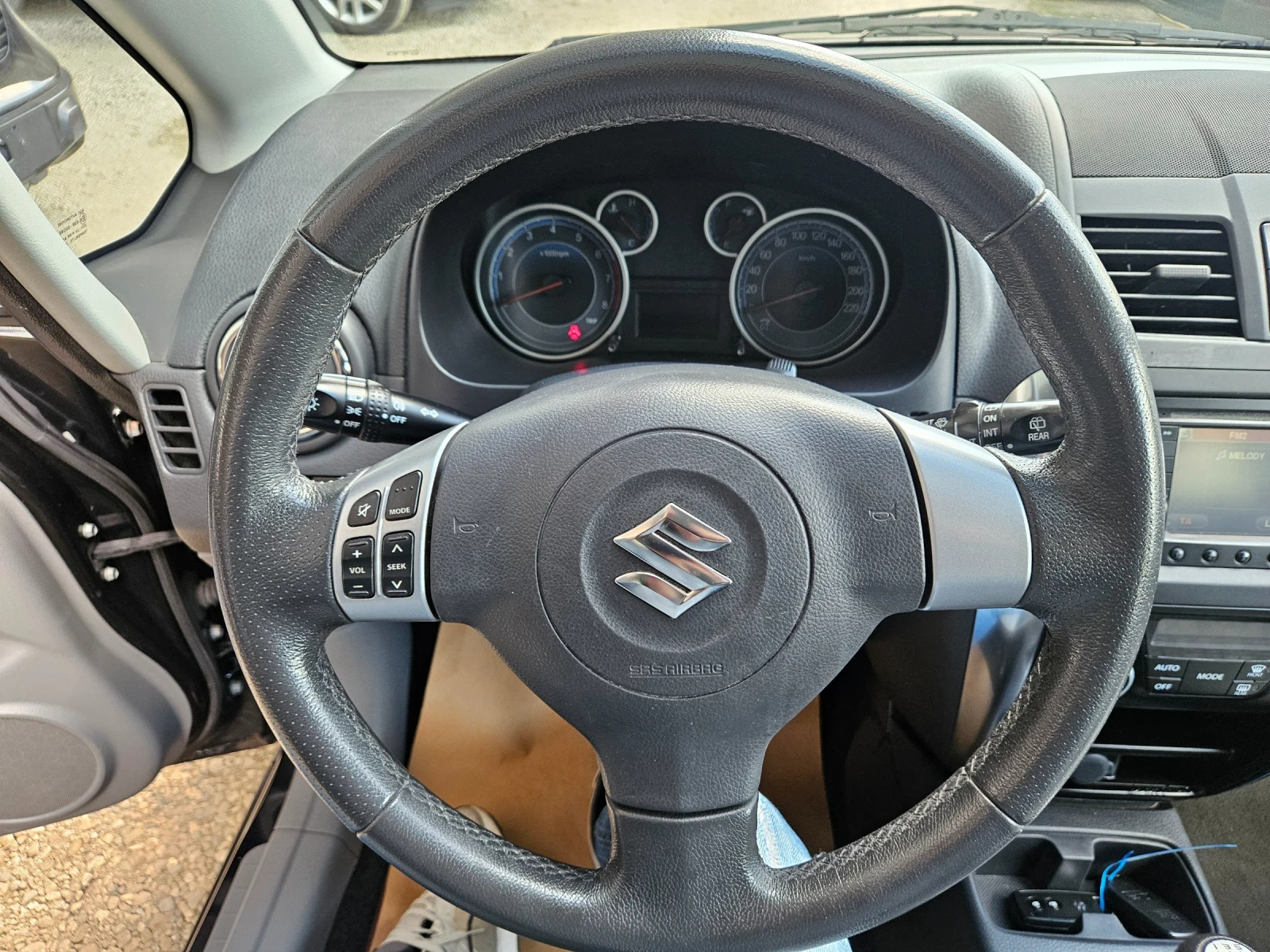 Suzuki SX4 4X4 2015 година ВСИЧКИ ЕКСТРИ, снимка 13 - Автомобили и джипове - 53925300