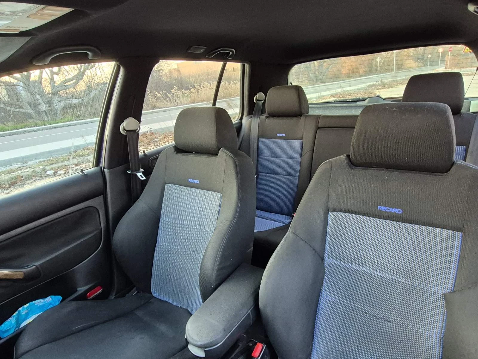 VW Golf 1.8T, снимка 4 - Автомобили и джипове - 53943317