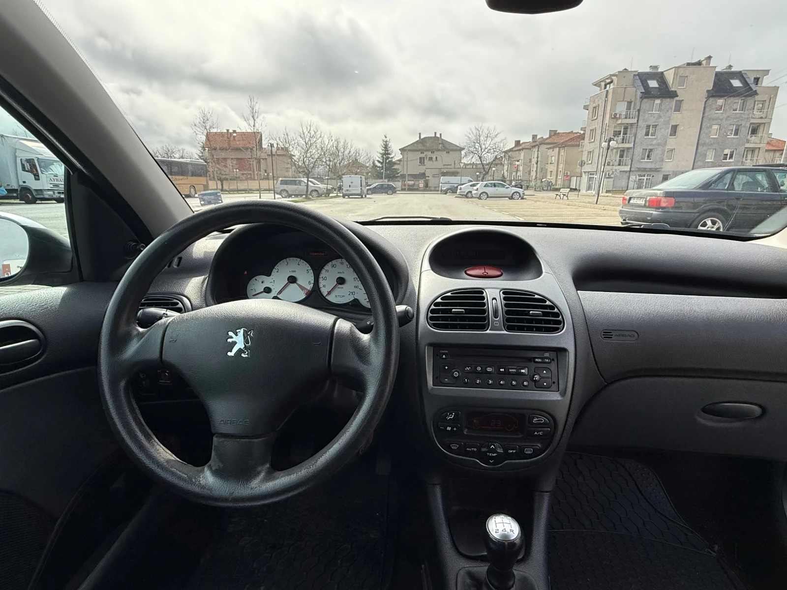 Peugeot 206 1.4/Климатик/140000 км., снимка 8 - Автомобили и джипове - 53957220