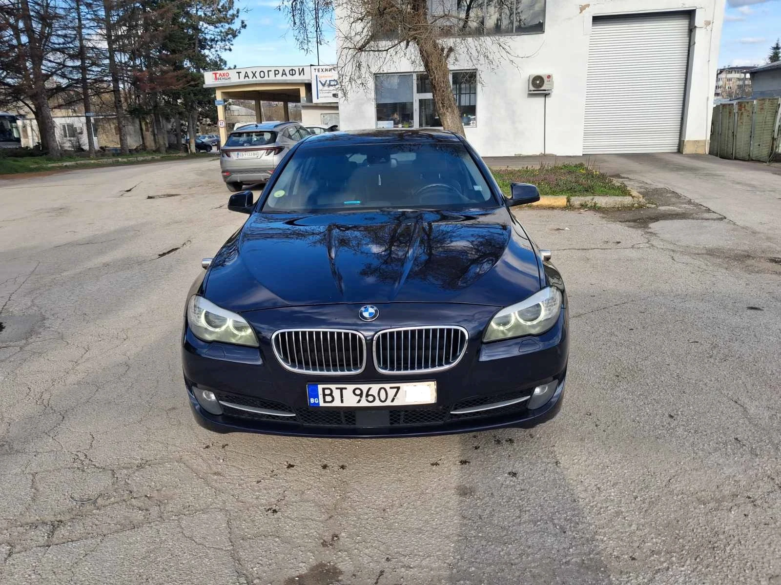 BMW 520 Всички екстри!, снимка 3 - Автомобили и джипове - 54043447